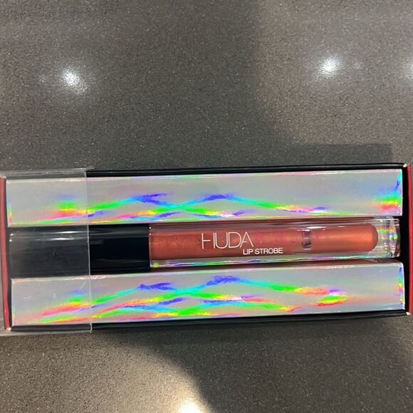 Huda Beauty Lip Strobe - Picture 2 of 2